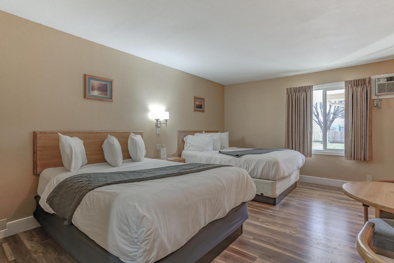 Shasta Pines Motel & Suites Burney Zewnętrze zdjęcie