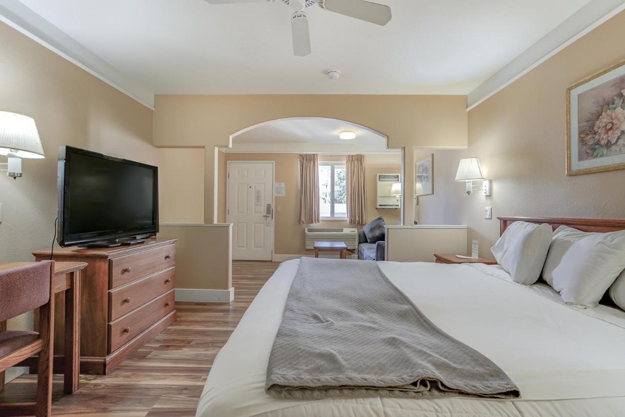 Shasta Pines Motel & Suites Burney Zewnętrze zdjęcie