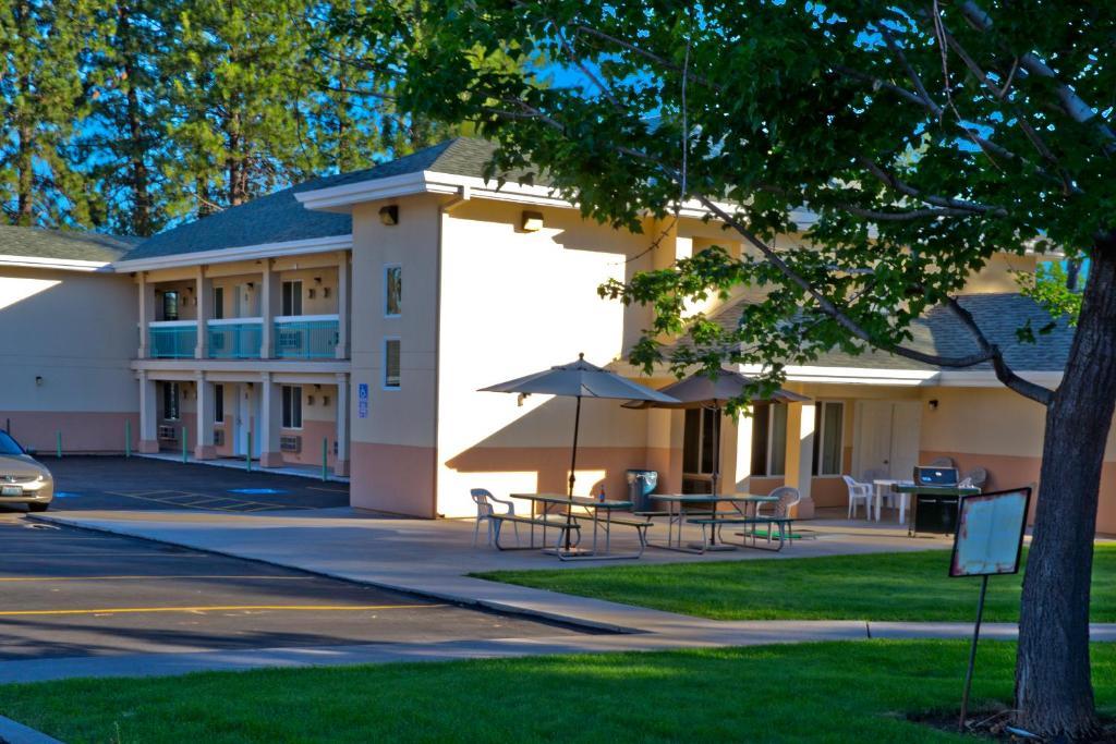 Shasta Pines Motel & Suites Burney Zewnętrze zdjęcie