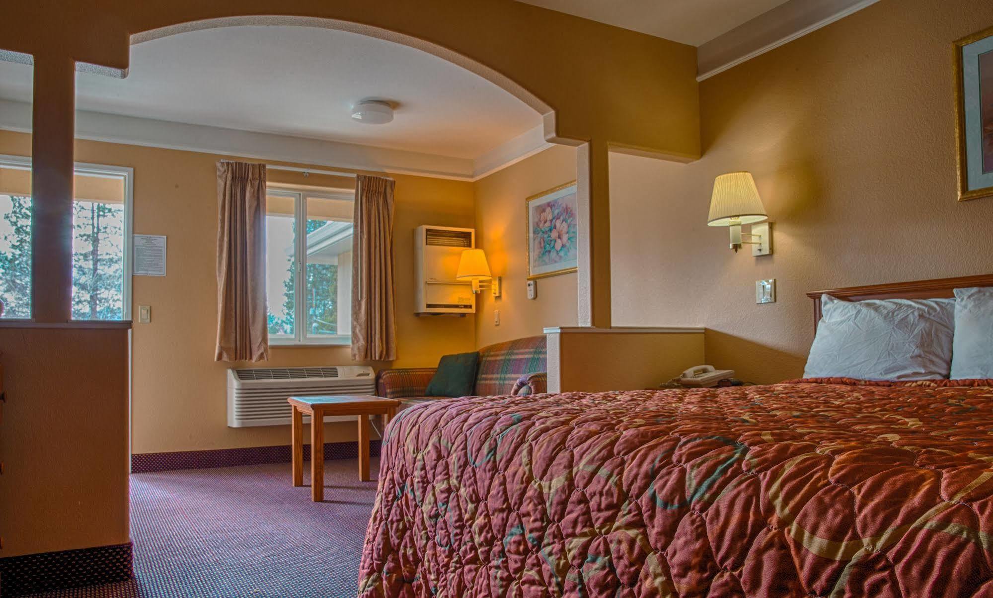 Shasta Pines Motel & Suites Burney Zewnętrze zdjęcie