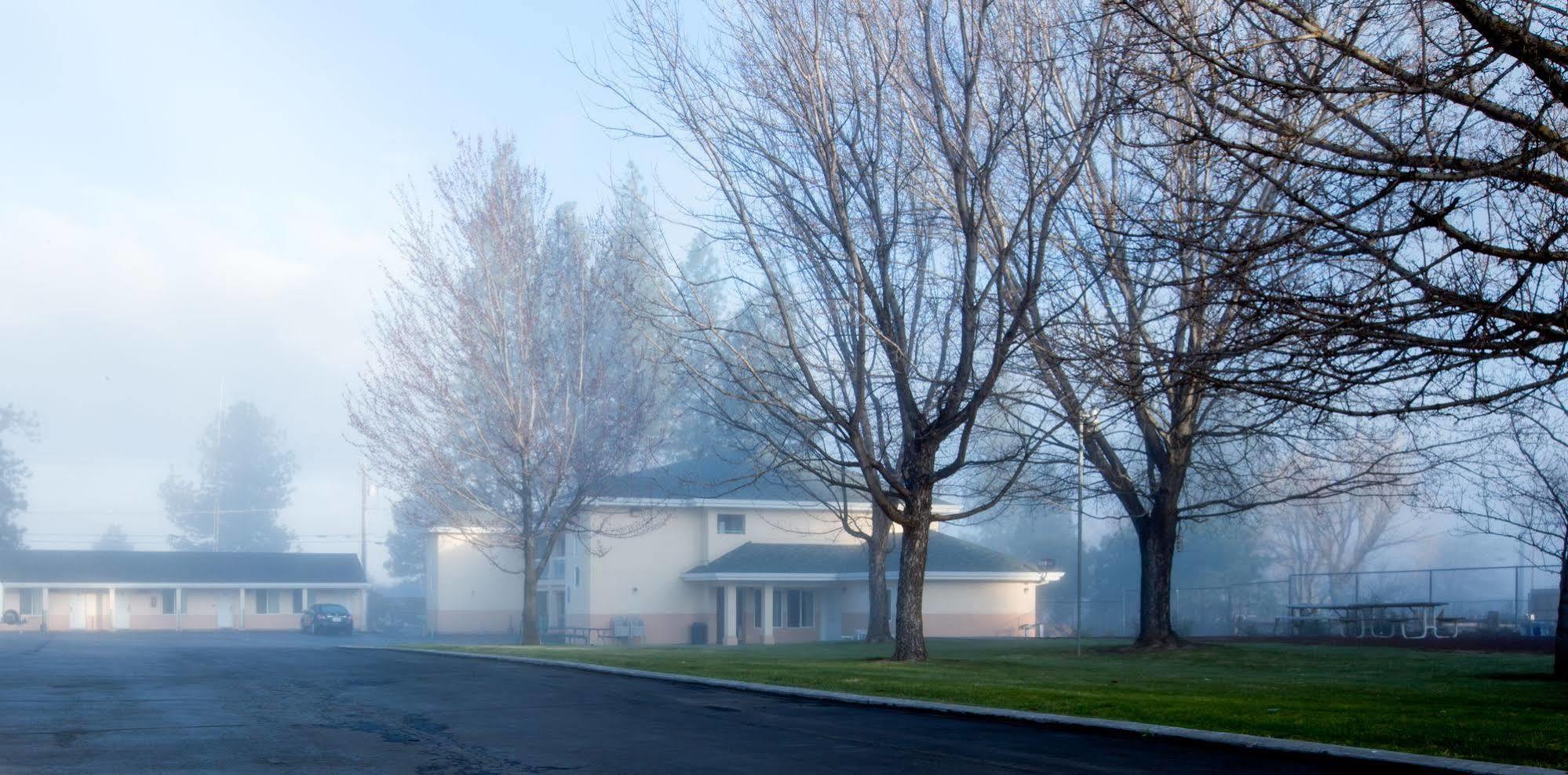 Shasta Pines Motel & Suites Burney Zewnętrze zdjęcie