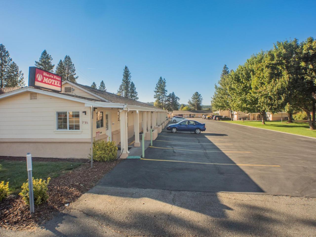 Shasta Pines Motel & Suites Burney Zewnętrze zdjęcie